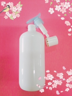 الزجاجات البلاستيكية الفارغة والشامبو وزجاجات غسيل الجسم القابلة لإعادة الاستخدام